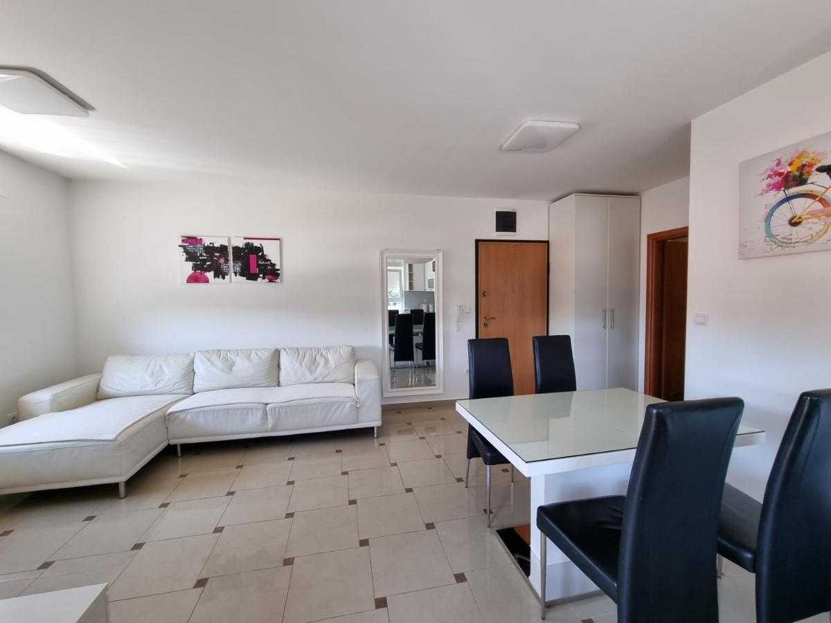 Apartment Matea Banjole Exterior photo